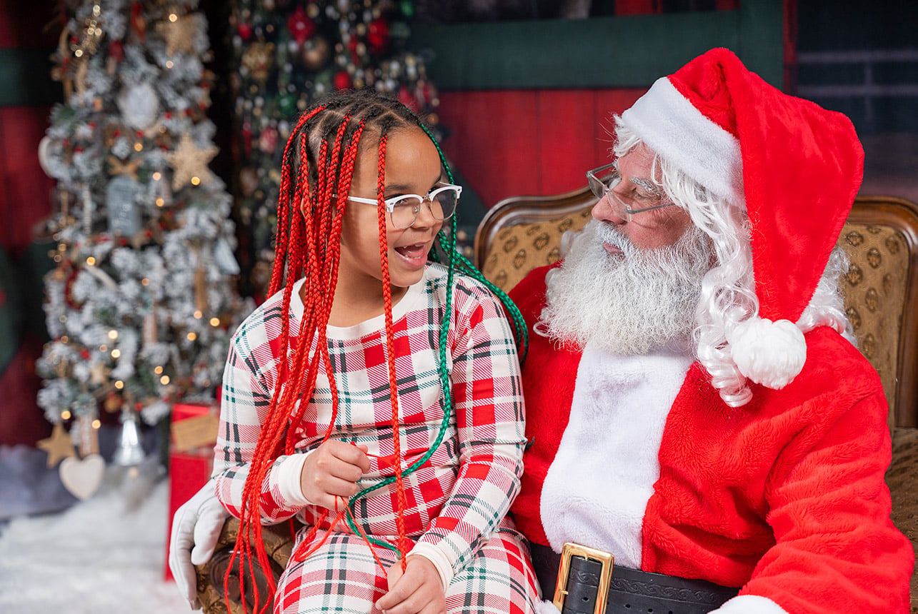 santa-mini-session-laughing-child-sherwood-park
